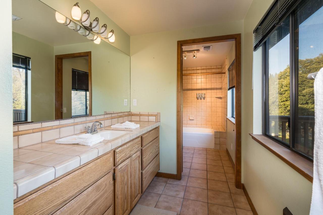 Casa Rio Yosemite -Waterfall Plus 9 Acres Oakhurst Exterior foto